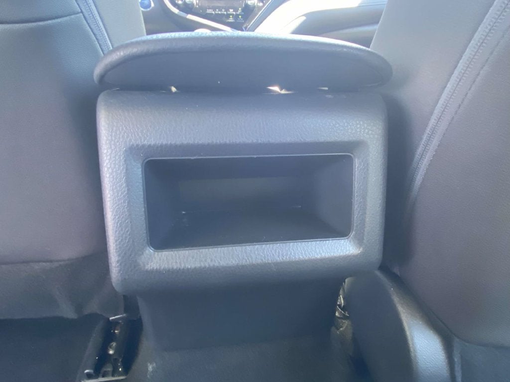 2022 Toyota Camry Hybrid LE