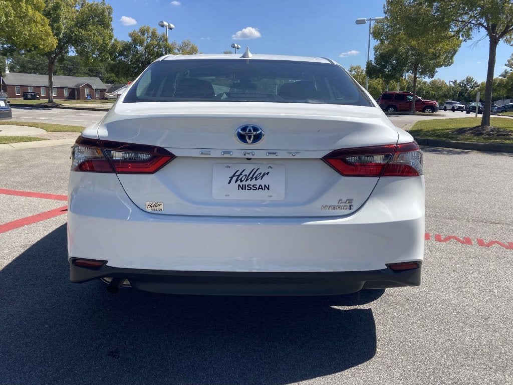 2022 Toyota Camry Hybrid LE