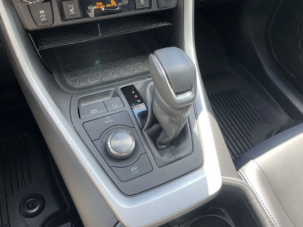 2025 Toyota RAV4 Hybrid XSE