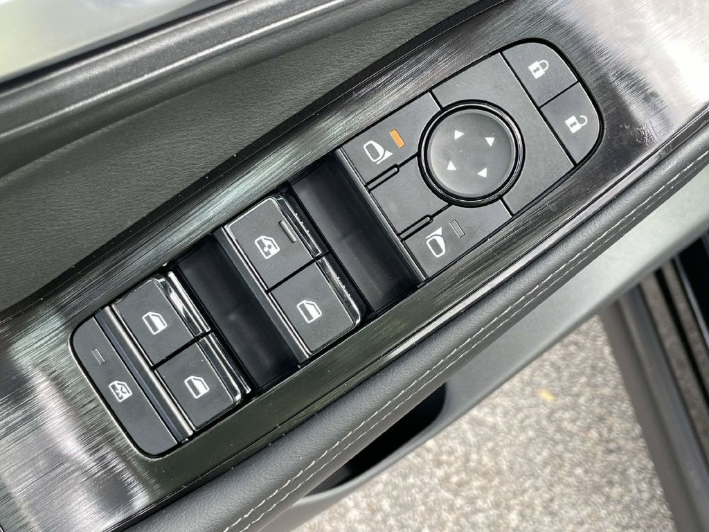 2027 Nissan Rogue SV