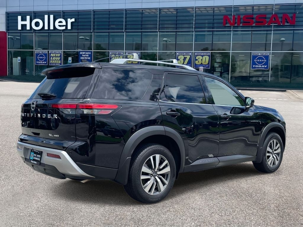 2025 Nissan Pathfinder SL