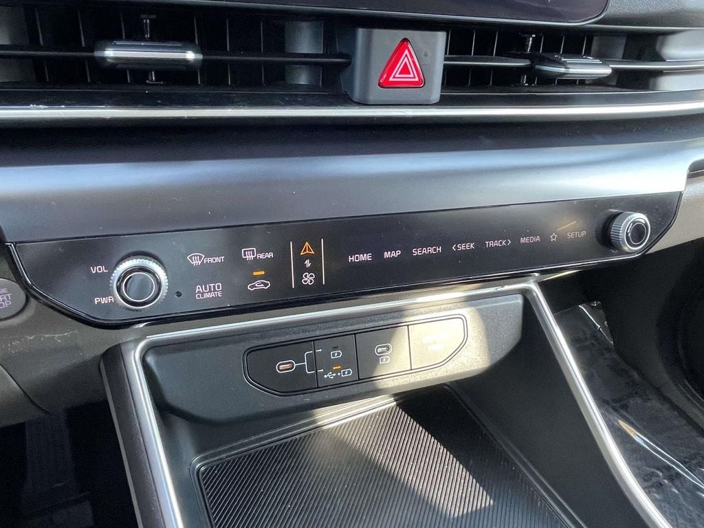 2025 Kia Carnival LXS