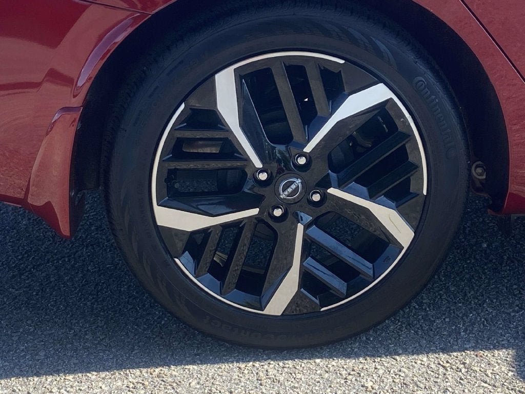 2025 Nissan Versa SR