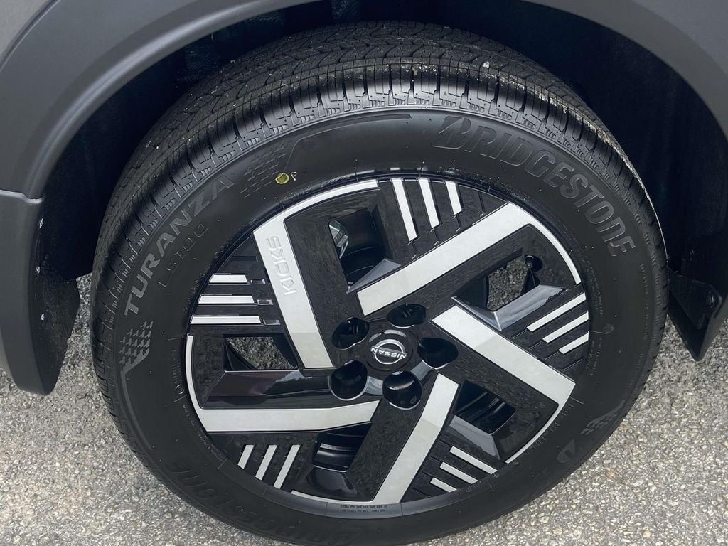 2027 Nissan Kicks SV