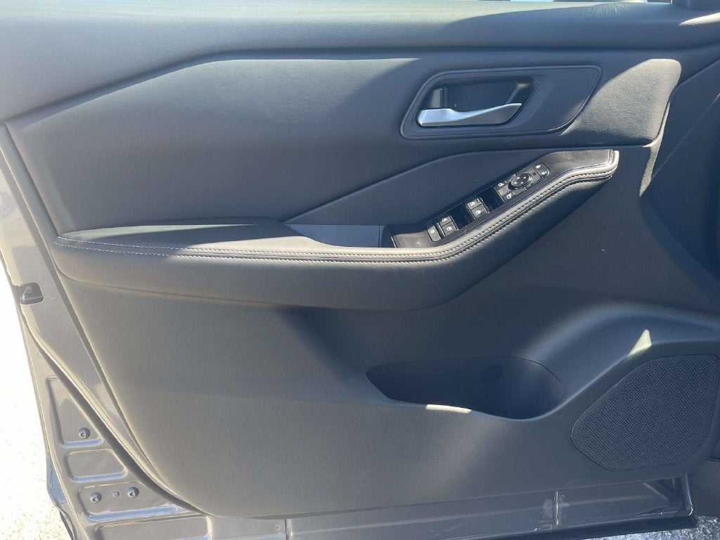 2027 Nissan Rogue SV