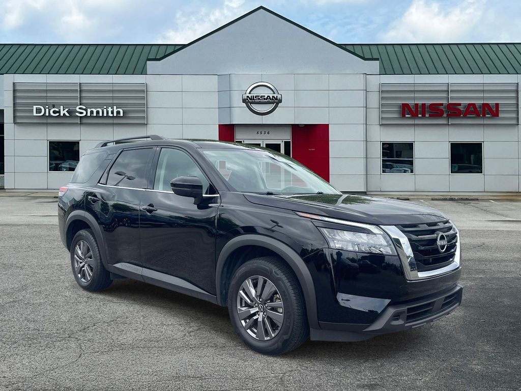 2025 Nissan Pathfinder SV