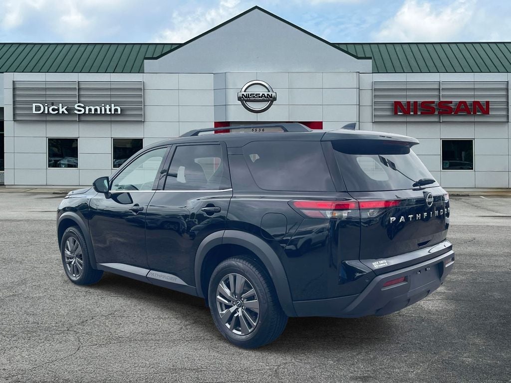 2025 Nissan Pathfinder SV
