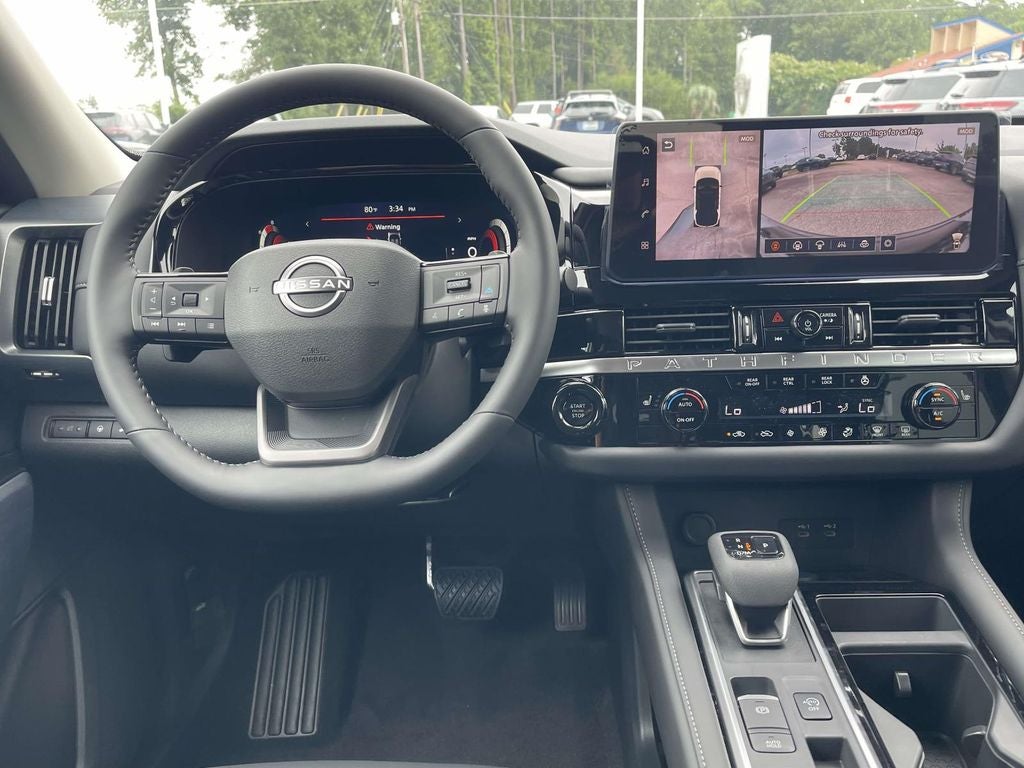 2026 Nissan Pathfinder SL