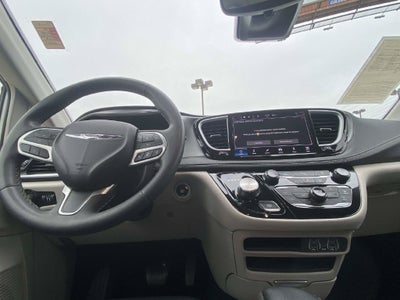2023 Chrysler Pacifica Hybrid Touring L