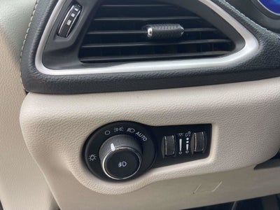 2023 Chrysler Pacifica Hybrid Touring L
