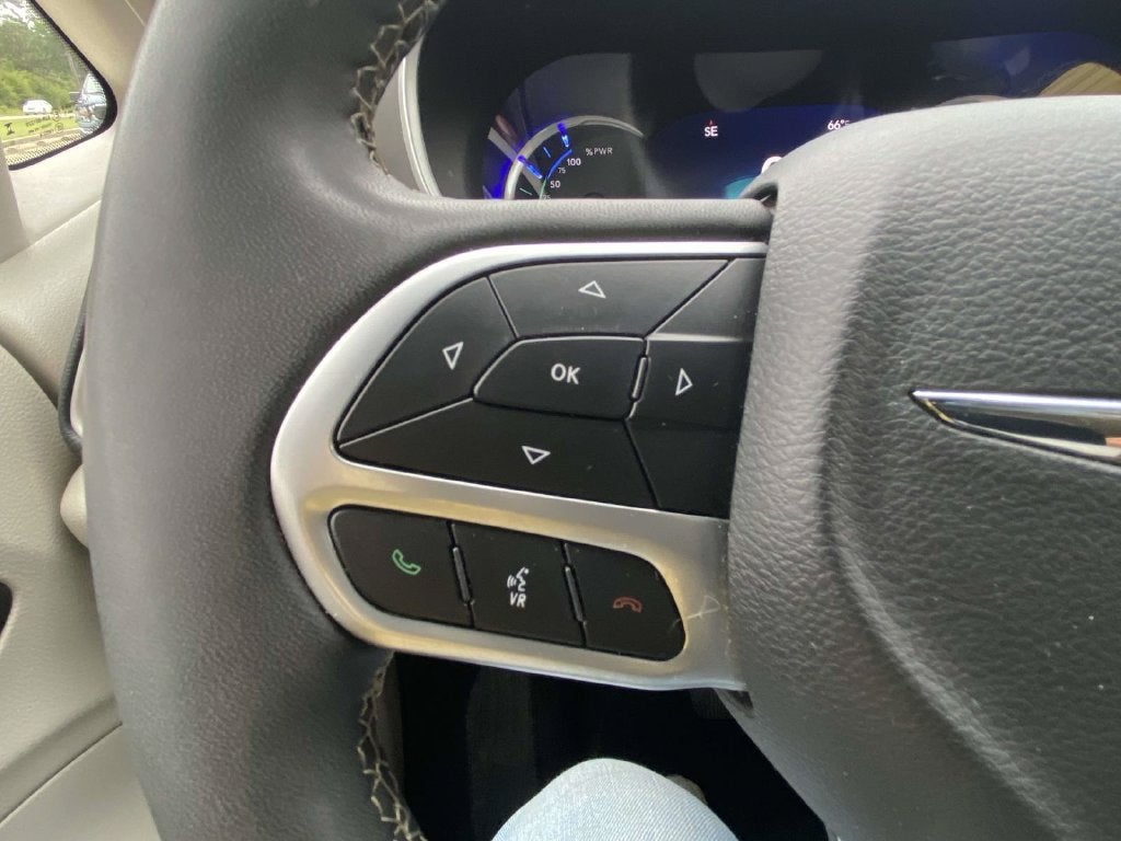2023 Chrysler Pacifica Hybrid Touring L
