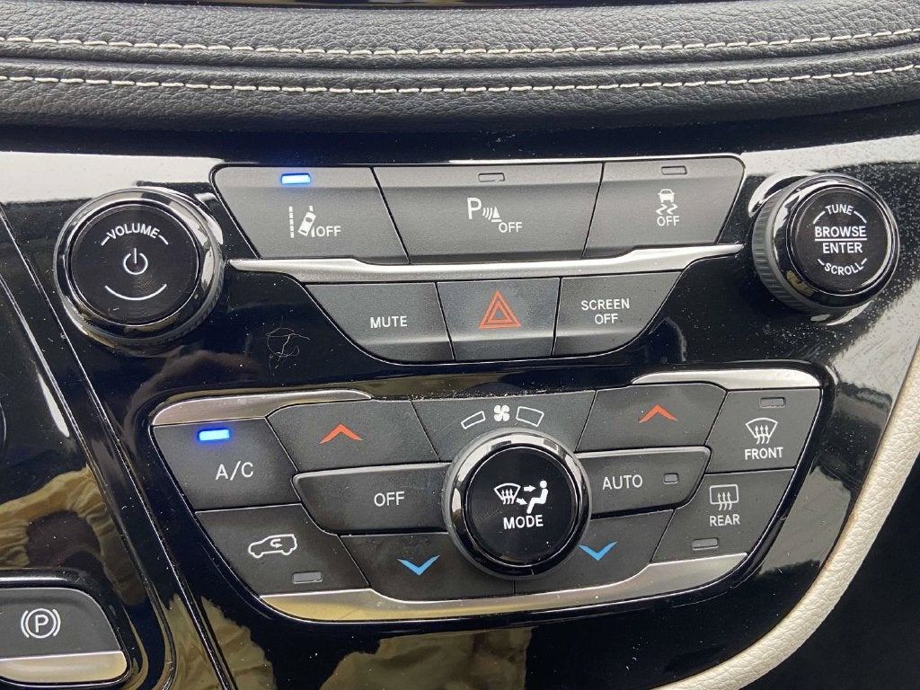 2023 Chrysler Pacifica Hybrid Touring L