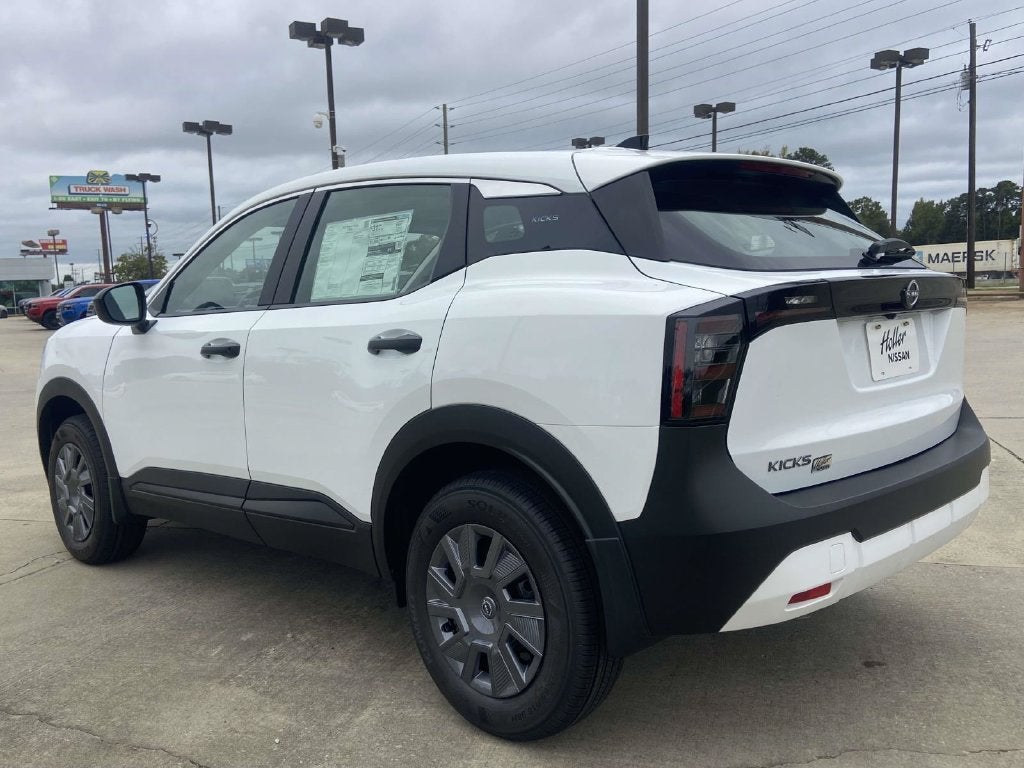 2027 Nissan Kicks S