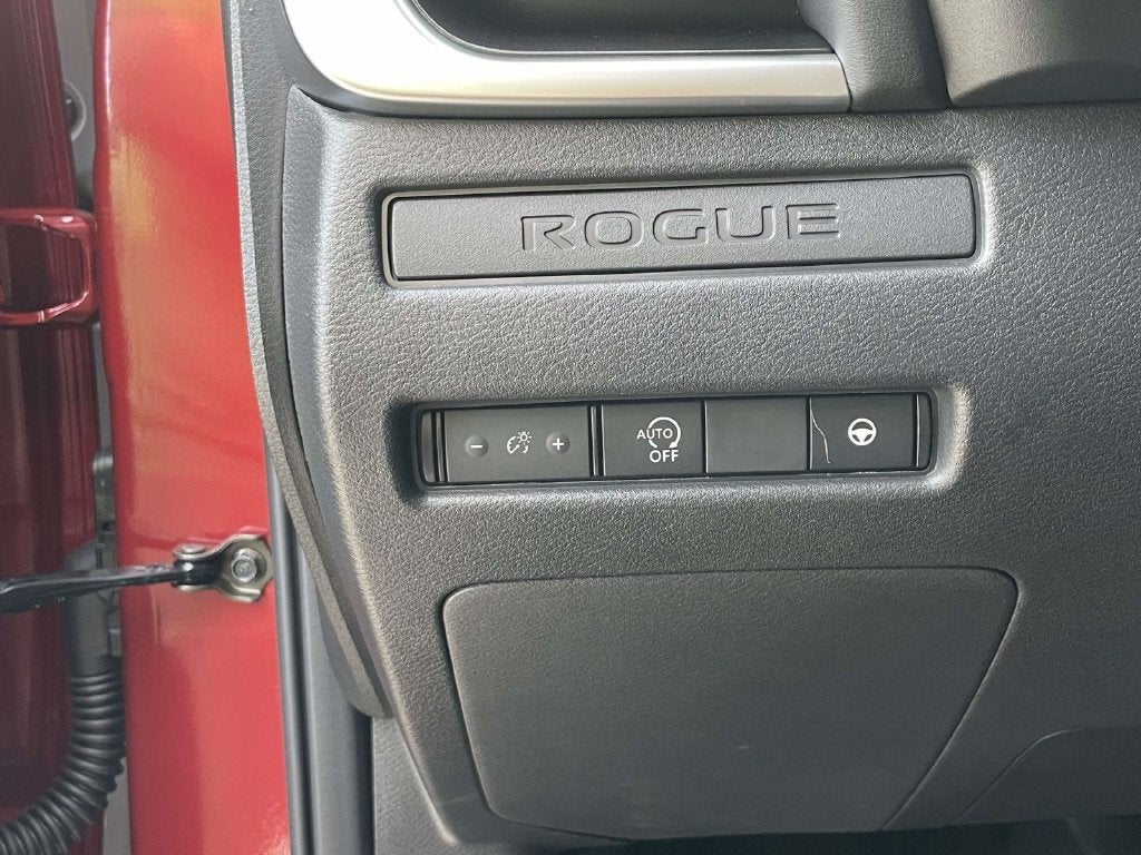 2027 Nissan Rogue SV
