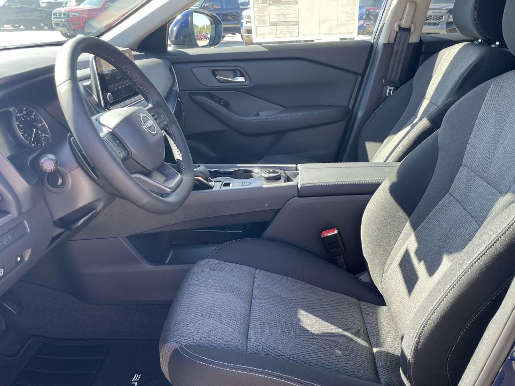 2027 Nissan Rogue SV