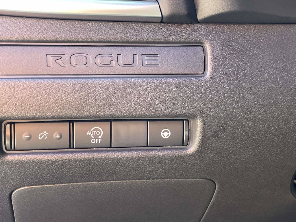 2027 Nissan Rogue SV