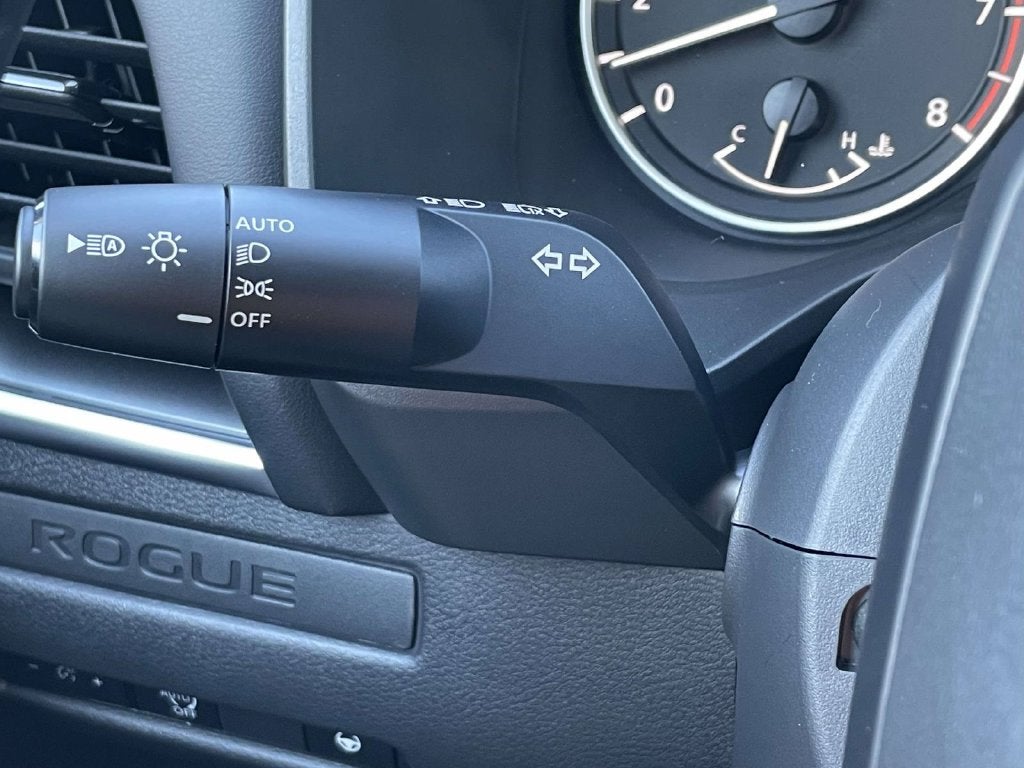 2027 Nissan Rogue SV
