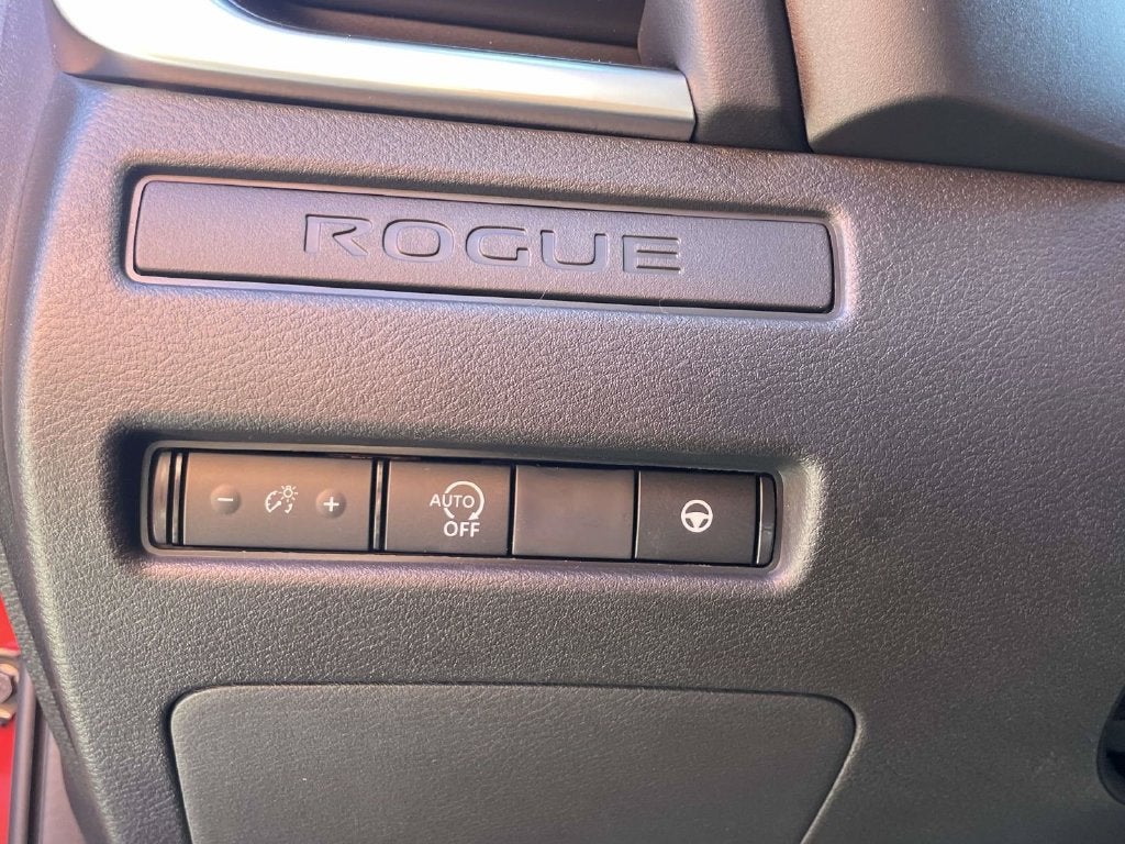 2027 Nissan Rogue SV