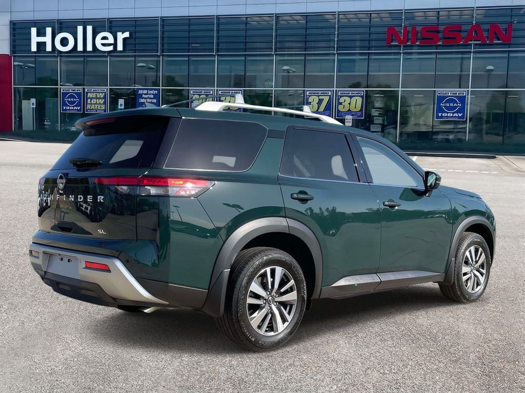 2025 Nissan Pathfinder SL